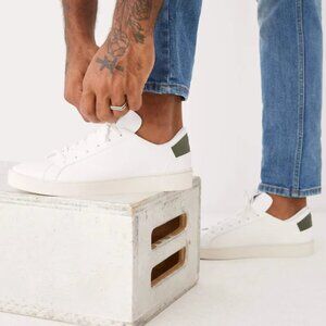 Thousand Fell x Frank And Oak Sneaker in Dark Green in Women's Size 8